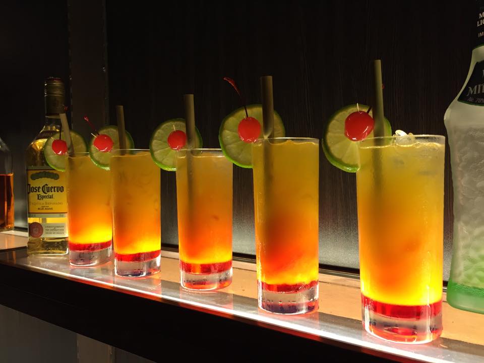 HAPPY HOUR